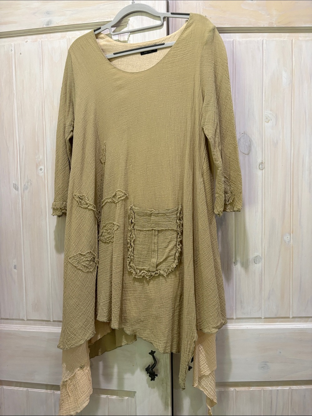 Relaxed Midi Tunic Dress in Olive-Tan with Frayed Pocket